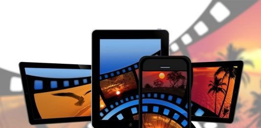 Strategia social per il lancio di un film promuovere un film sui social