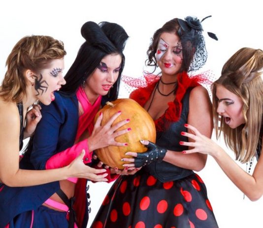 Campagna di influencer marketing Halloween su OnlyFans costumi halloween