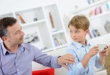 I motivi per cui i genitori dovrebbero limitare il tempo trascorso in Internet dopo la scuola parental-control