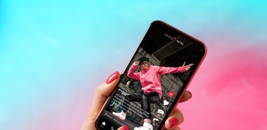 Live NPC di TikTok: cos’è e come funziona il trend che rende più virale le dirette hashtag-tiktok-musica-foto