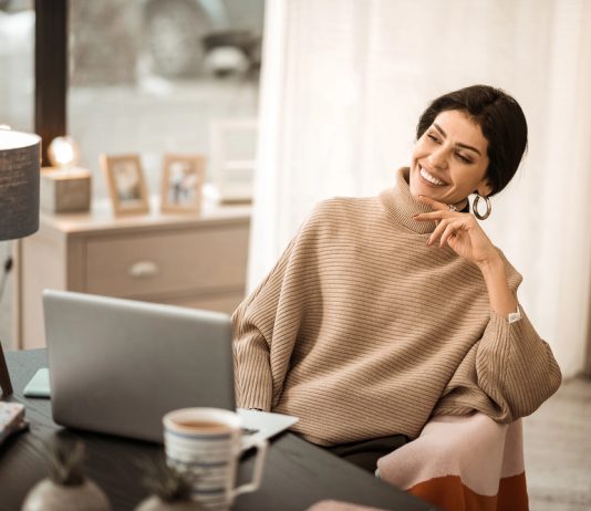 Dal social all’acquisto: l’impatto del social commerce sull’arredamento social shopping arredamento