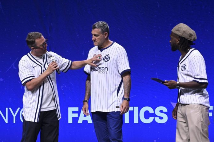 presentazione kit inter away 2026-27